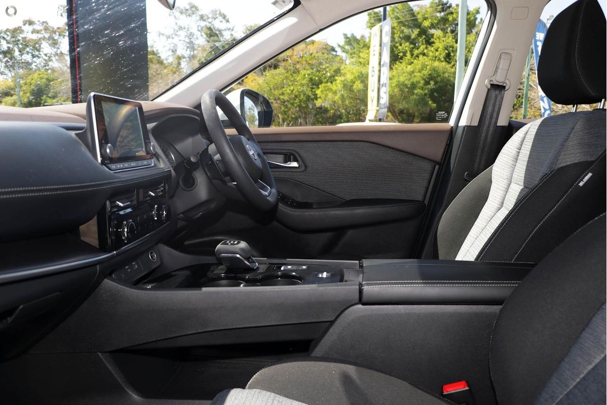 2025 Nissan X-TRAIL ST T33