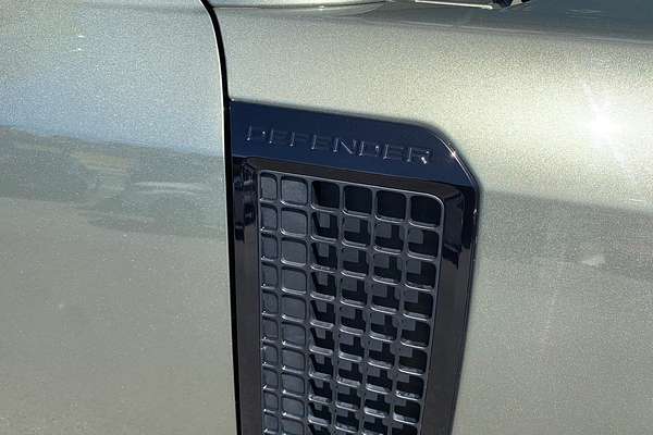 2020 Land Rover Defender 110 P400 S L663