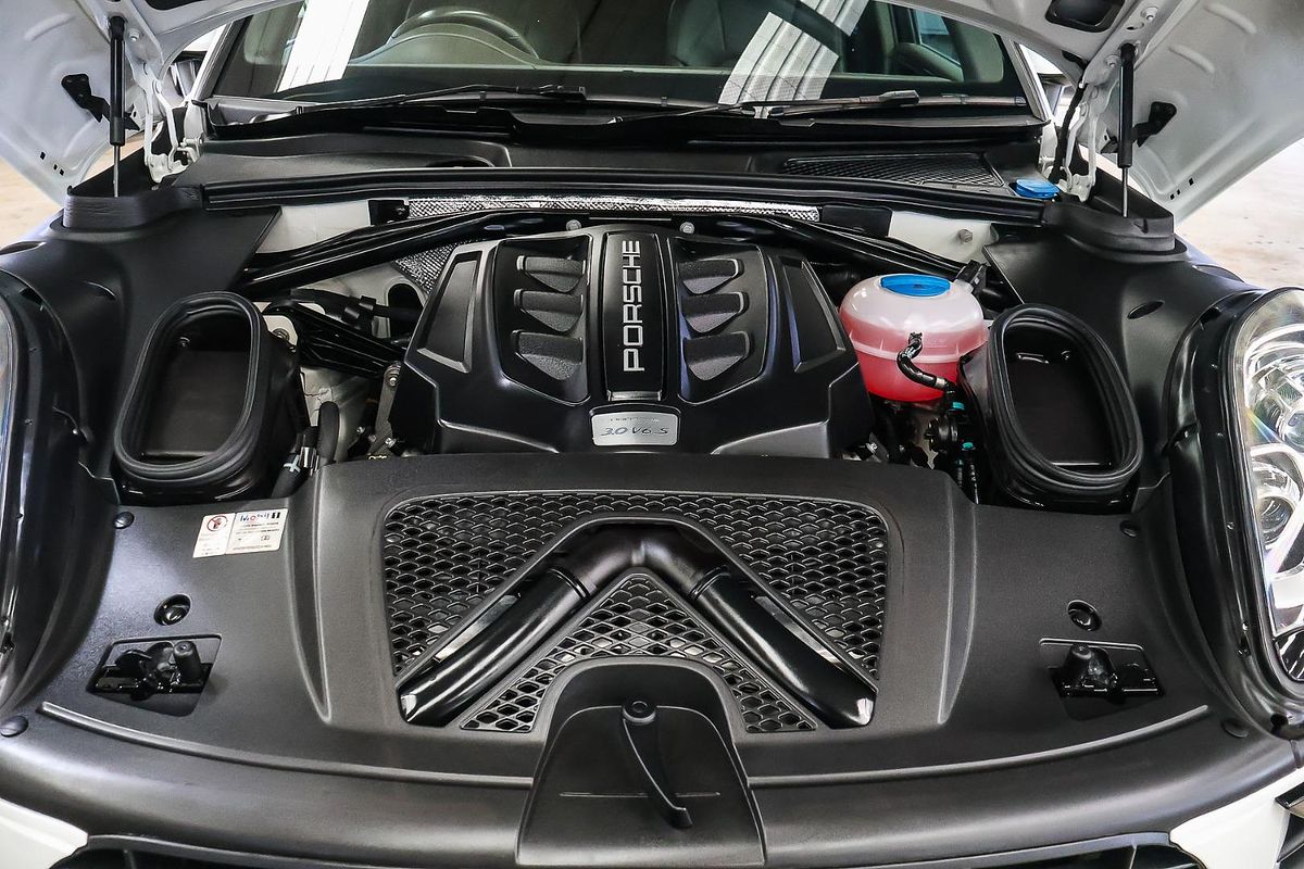 2015 Porsche Macan S 95B