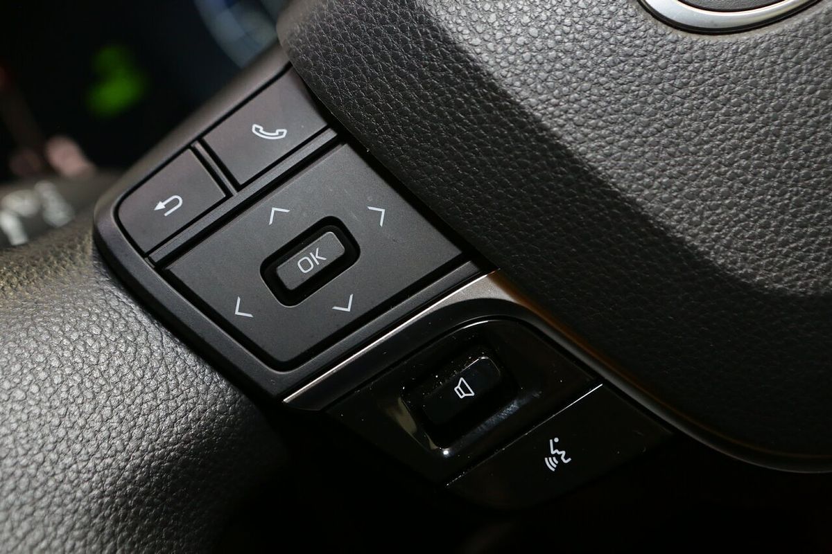 2025 Toyota Camry Ascent AXVH80R