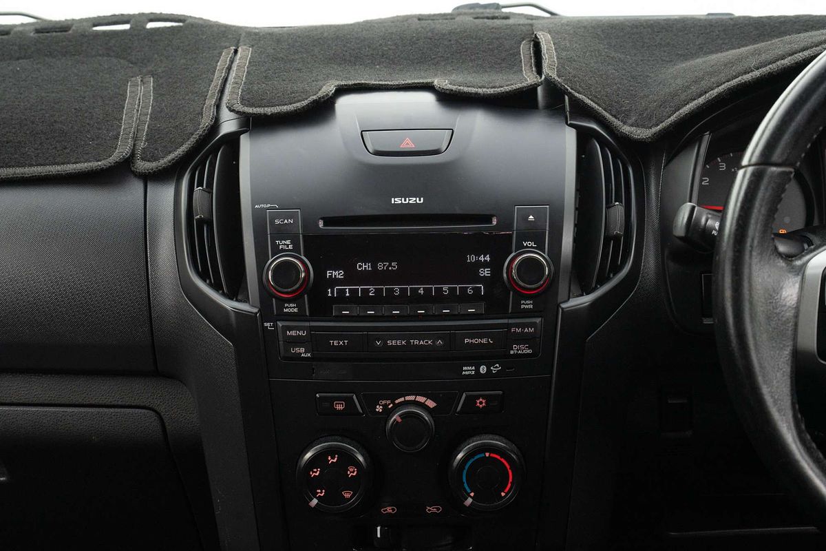 2016 Isuzu D-MAX SX High Ride Rear Wheel Drive