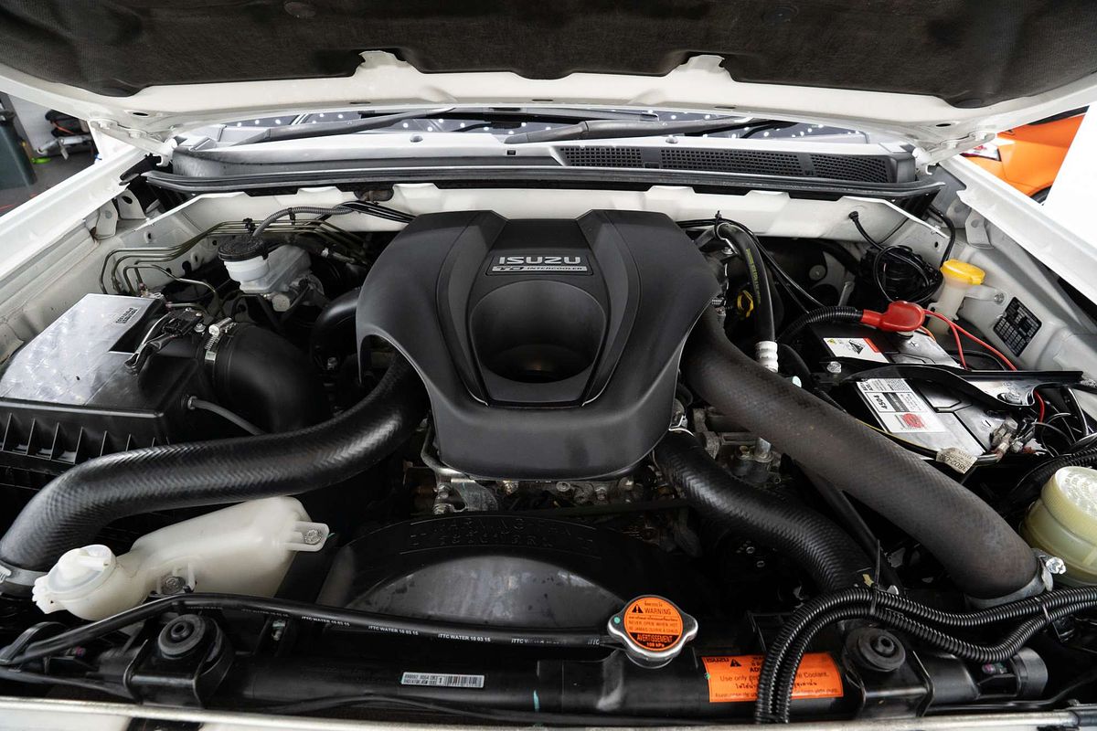 2016 Isuzu D-MAX SX High Ride Rear Wheel Drive