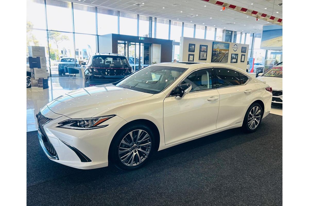 2020 Lexus ES ES300h Luxury AXZH10R