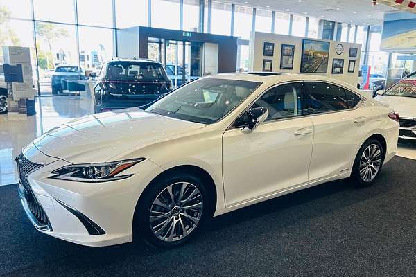 2020 Lexus ES ES300h Luxury AXZH10R