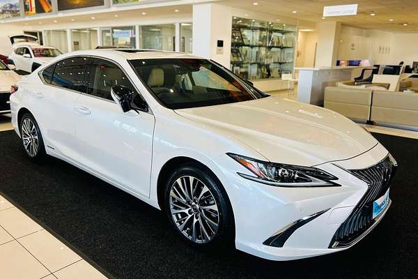 2020 Lexus ES ES300h Luxury AXZH10R