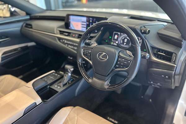 2020 Lexus ES ES300h Luxury AXZH10R