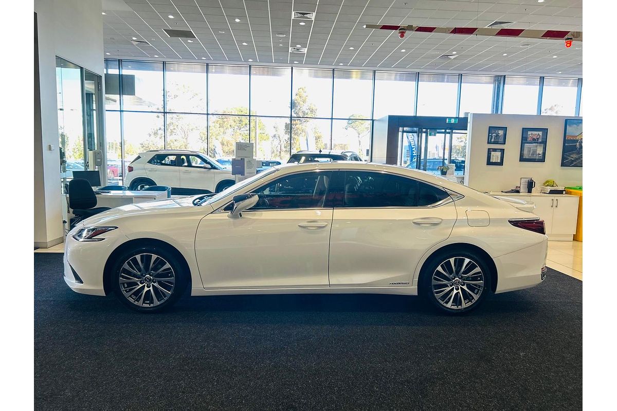 2020 Lexus ES ES300h Luxury AXZH10R