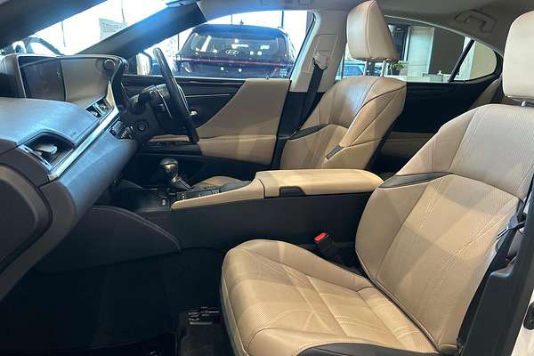 2020 Lexus ES ES300h Luxury AXZH10R