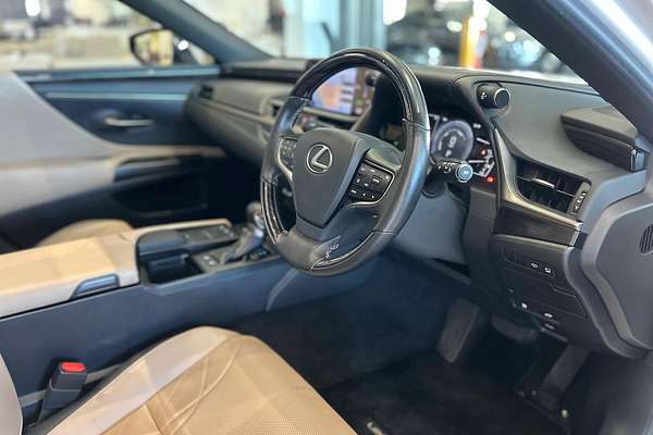 2020 Lexus ES ES300h Luxury AXZH10R