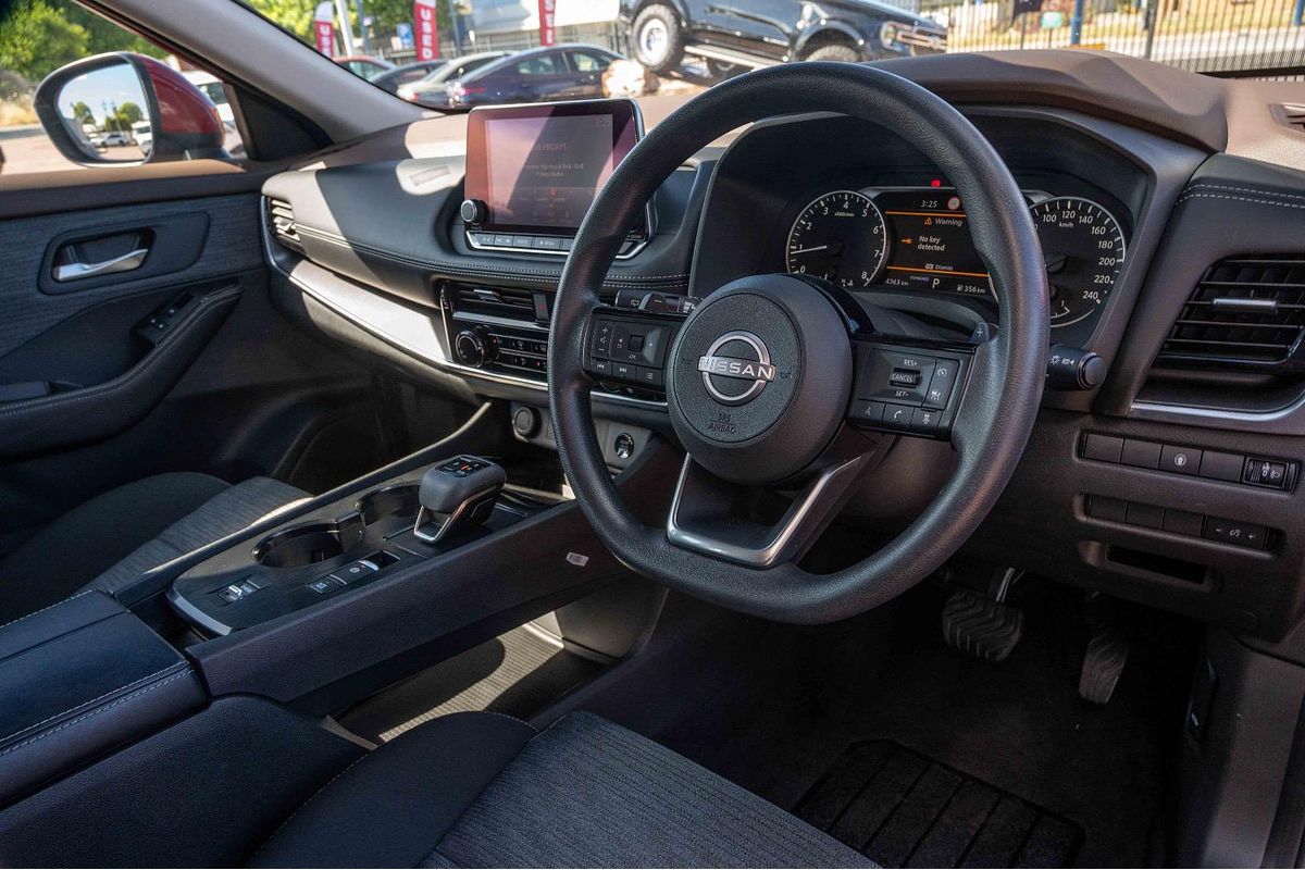 2024 Nissan X-TRAIL ST T33