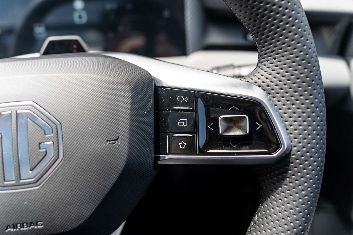 2025 MG MGS5 EV Essence 49 ZS3EM