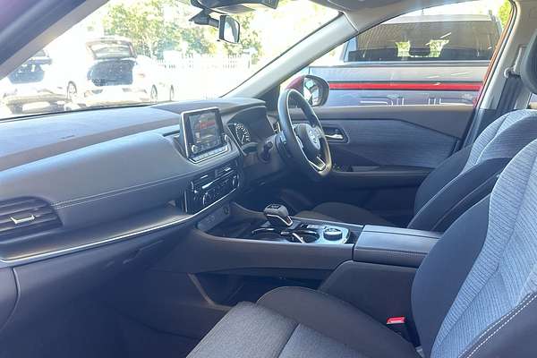 2025 Nissan X-TRAIL ST T33