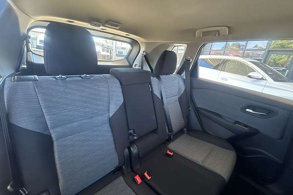 2025 Nissan X-TRAIL ST T33