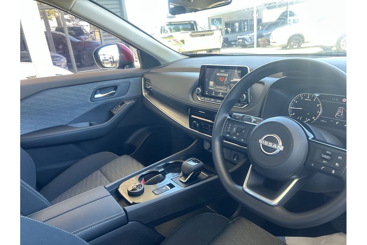 2025 Nissan X-TRAIL ST T33