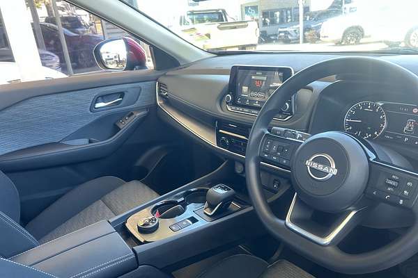 2025 Nissan X-TRAIL ST T33