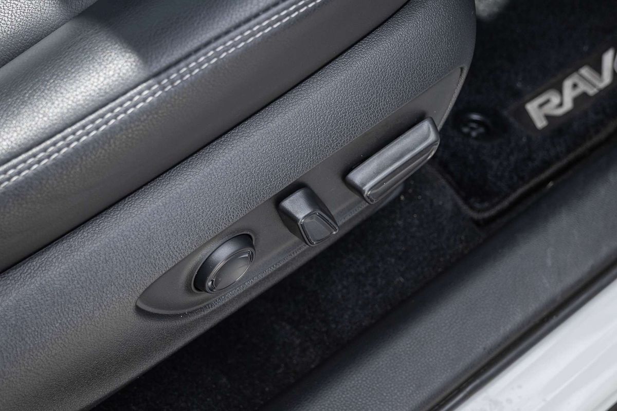 2020 Toyota RAV4 Cruiser AXAH54R