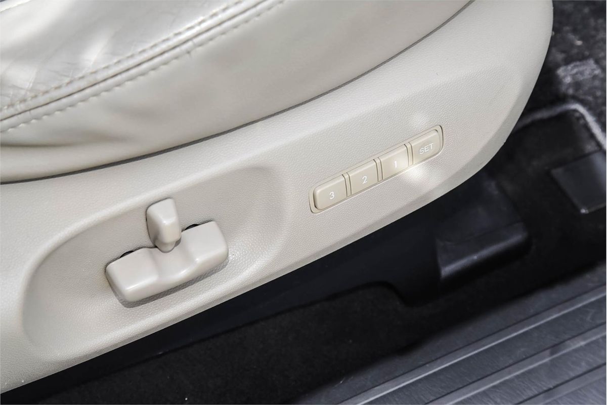 2012 Mazda CX-9 Luxury TB Series 4