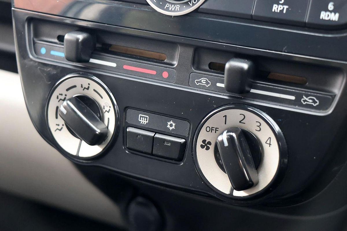 2013 Mitsubishi Mirage ES LA