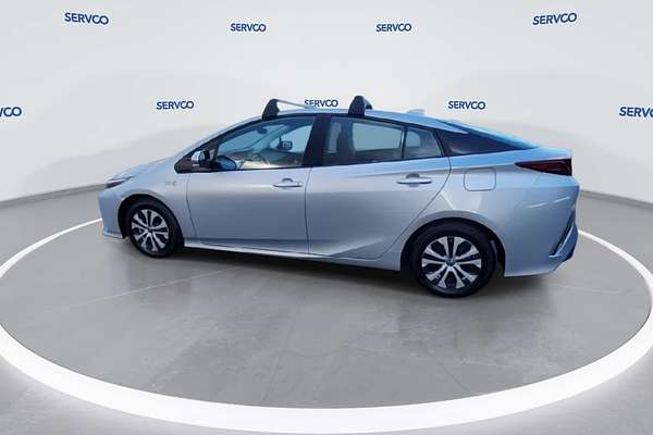 2020 Toyota Prius LE