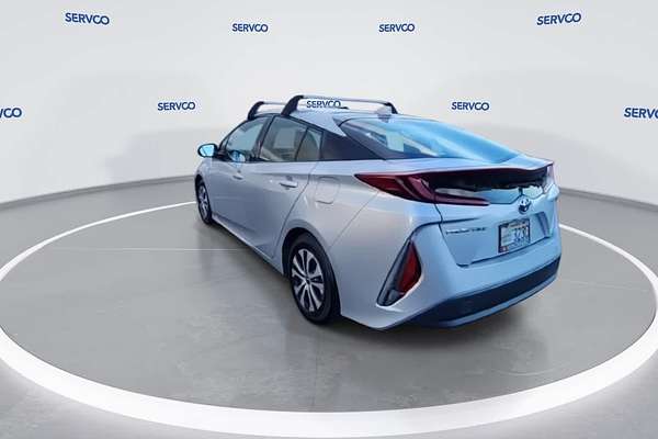 2020 Toyota Prius LE