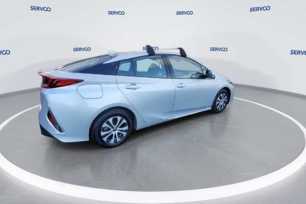 2020 Toyota Prius LE