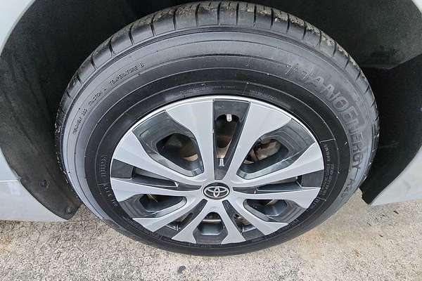 2020 Toyota Prius LE