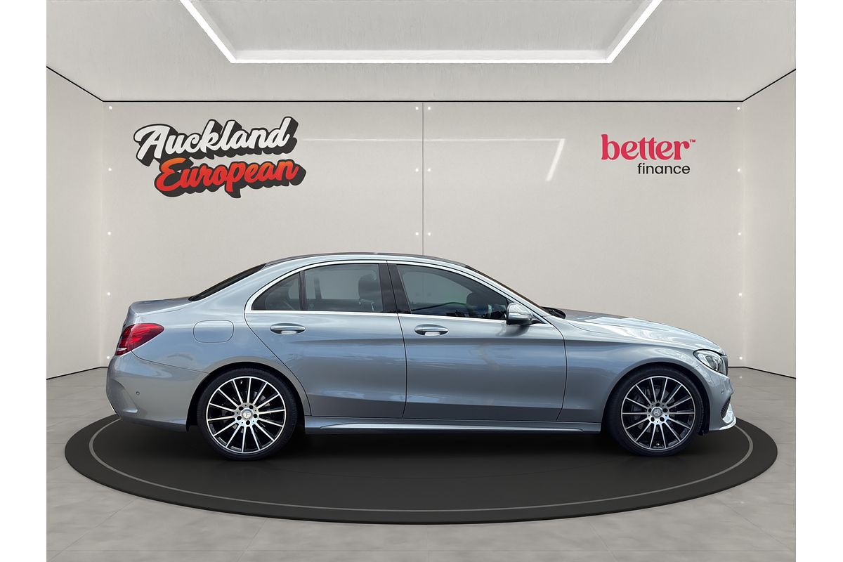 2015 Mercedes-Benz 200 AMG LINE