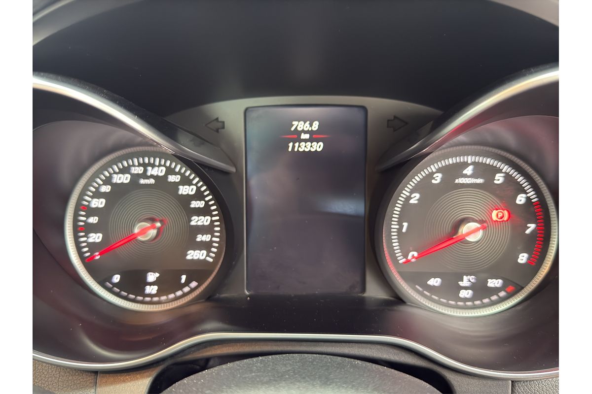 2015 Mercedes-Benz 200 AMG LINE