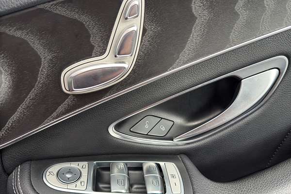 2015 Mercedes-Benz 200 AMG LINE