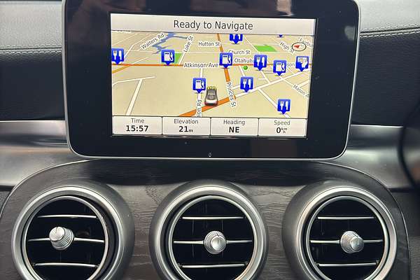 2015 Mercedes-Benz 200 AMG LINE