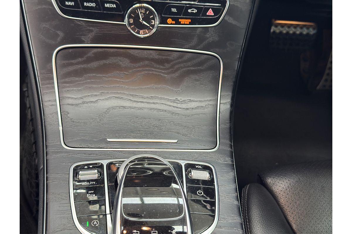 2015 Mercedes-Benz 200 AMG LINE