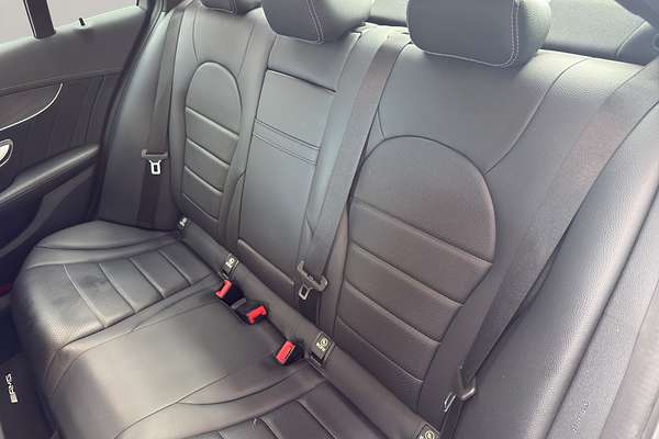 2015 Mercedes-Benz 200 AMG LINE