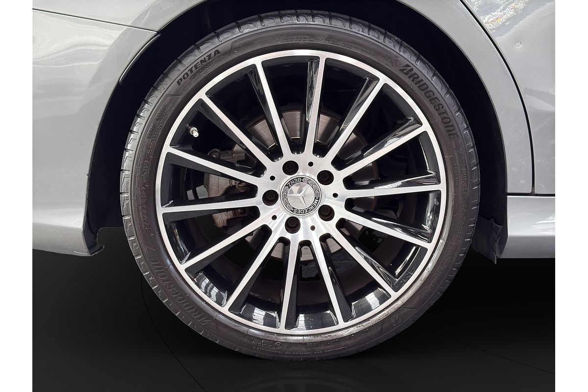 2015 Mercedes-Benz 200 AMG LINE