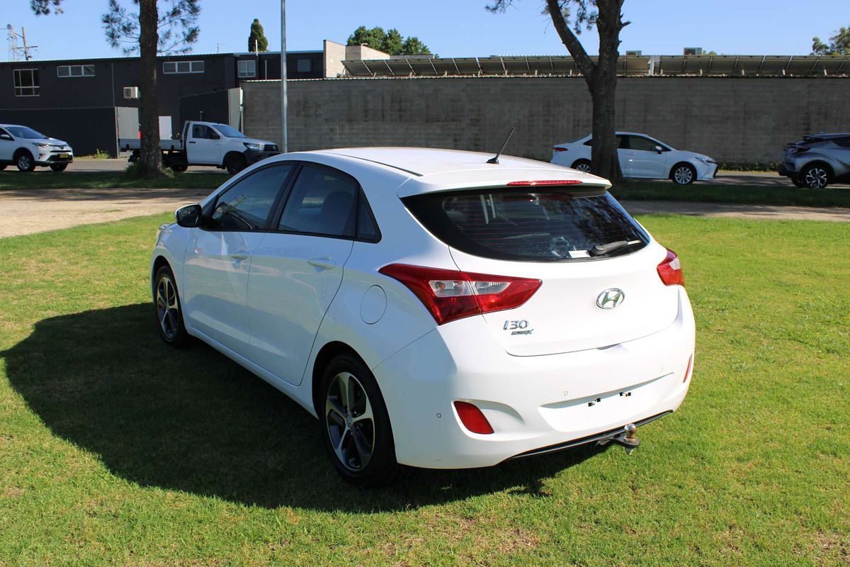 2015 HYUNDAI i30 ACTIVE X 6 SP MANUAL 5D HATCHBACK 4CYL