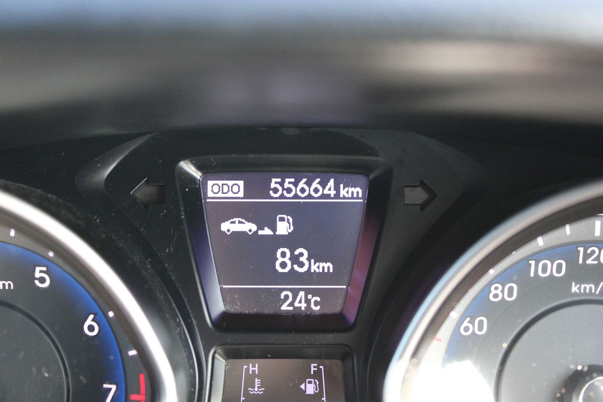 2015 HYUNDAI i30 ACTIVE X 6 SP MANUAL 5D HATCHBACK 4CYL