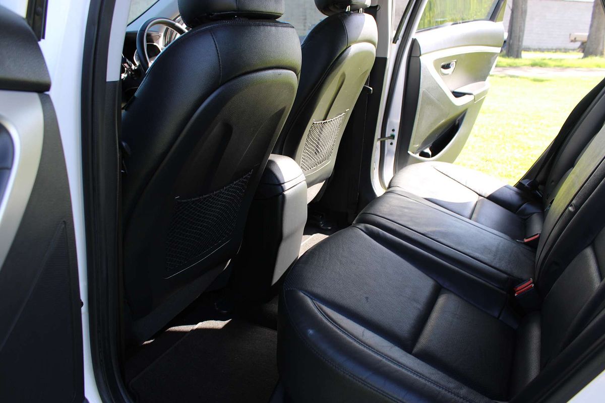 2015 HYUNDAI i30 ACTIVE X 6 SP MANUAL 5D HATCHBACK 4CYL