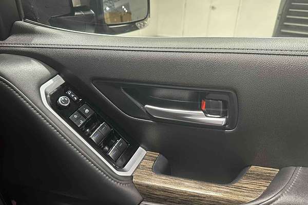 2022 Toyota Landcruiser VX FJA300R