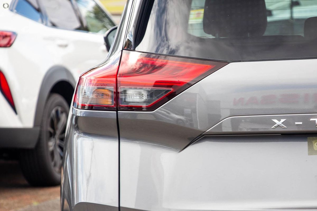 2025 Nissan X-TRAIL ST-L T33