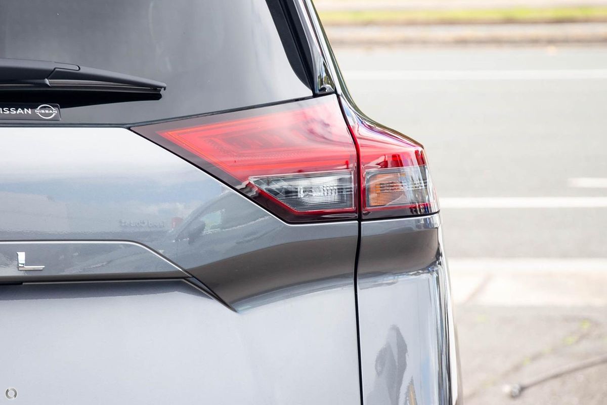 2025 Nissan X-TRAIL ST-L T33