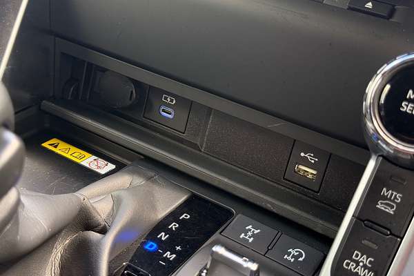 2024 Toyota Landcruiser Sahara ZX FJA300R