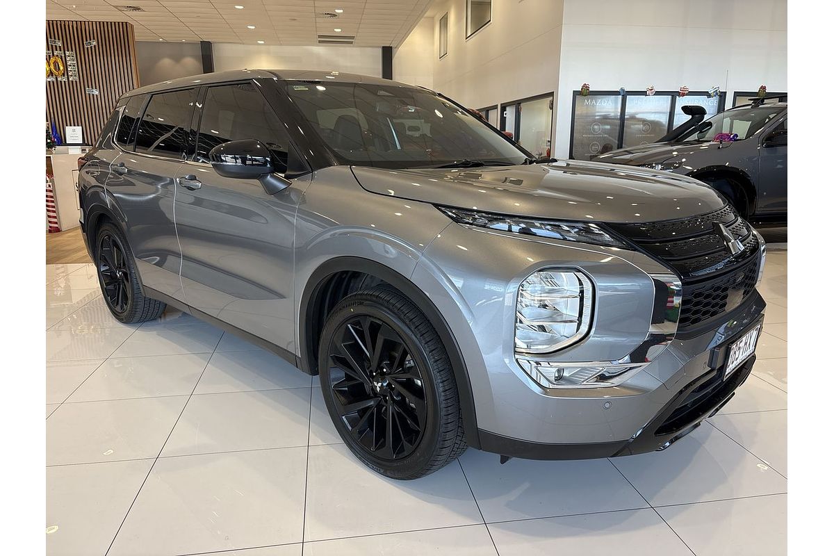 2023 Mitsubishi Outlander LS Black Edition AWD ZM