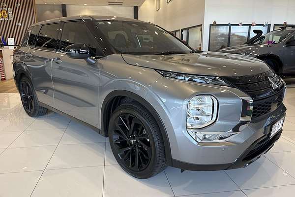 2023 Mitsubishi Outlander LS Black Edition AWD ZM
