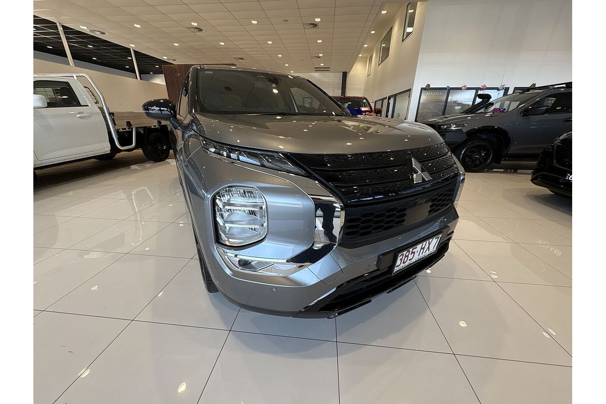 2023 Mitsubishi Outlander LS Black Edition AWD ZM