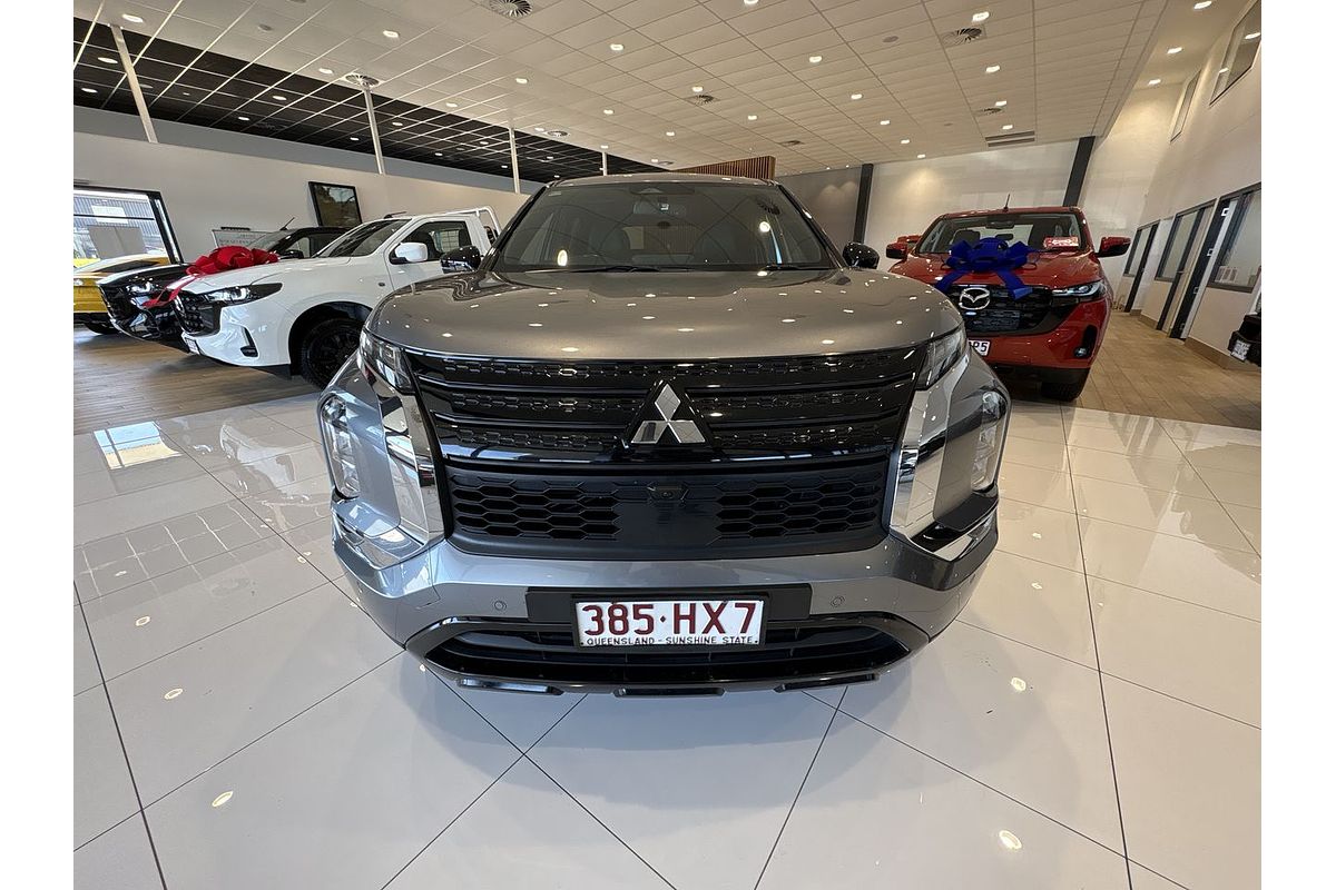 2023 Mitsubishi Outlander LS Black Edition AWD ZM