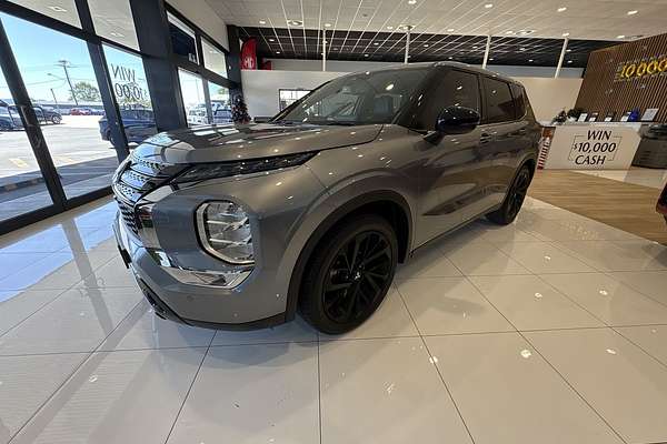 2023 Mitsubishi Outlander LS Black Edition AWD ZM