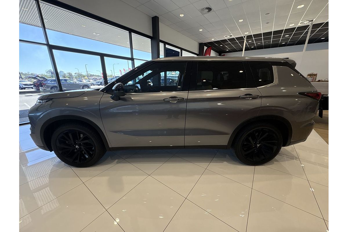 2023 Mitsubishi Outlander LS Black Edition AWD ZM