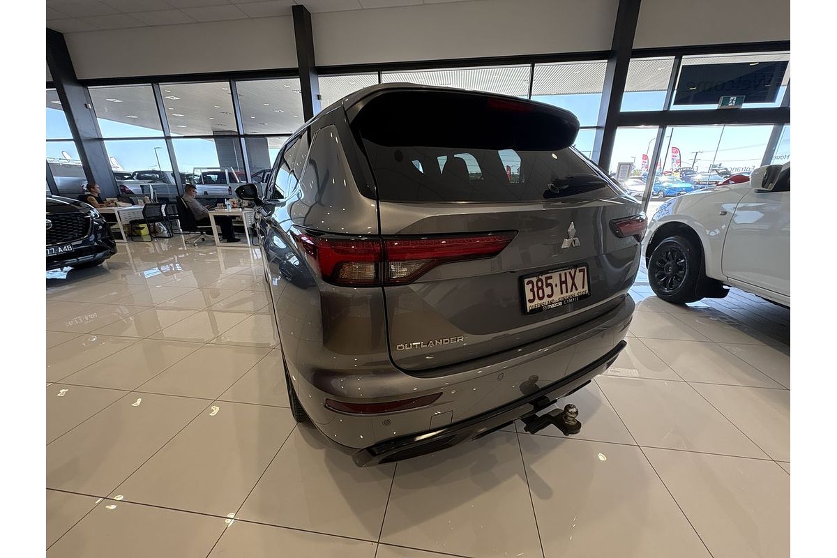 2023 Mitsubishi Outlander LS Black Edition AWD ZM