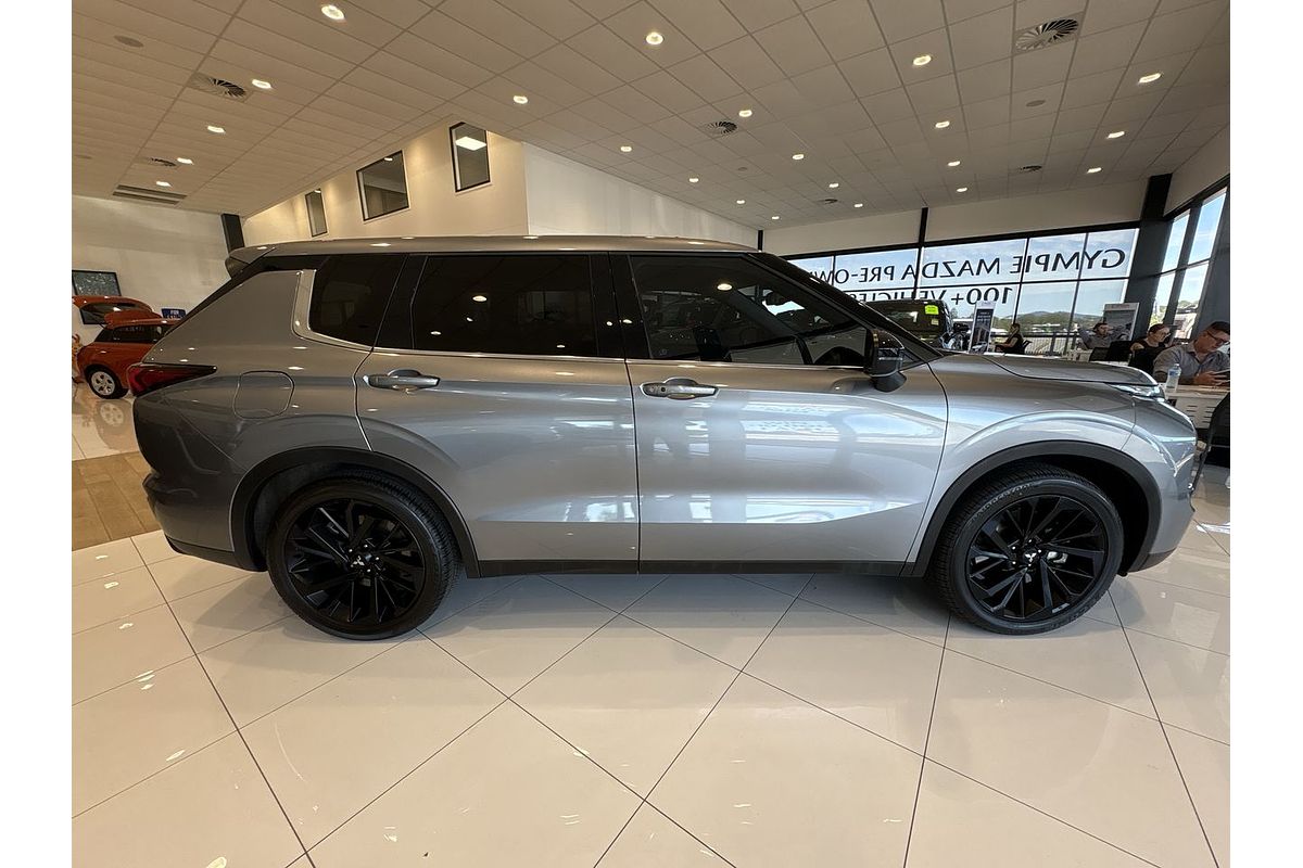 2023 Mitsubishi Outlander LS Black Edition AWD ZM