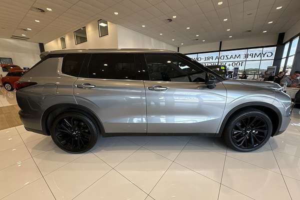 2023 Mitsubishi Outlander LS Black Edition AWD ZM