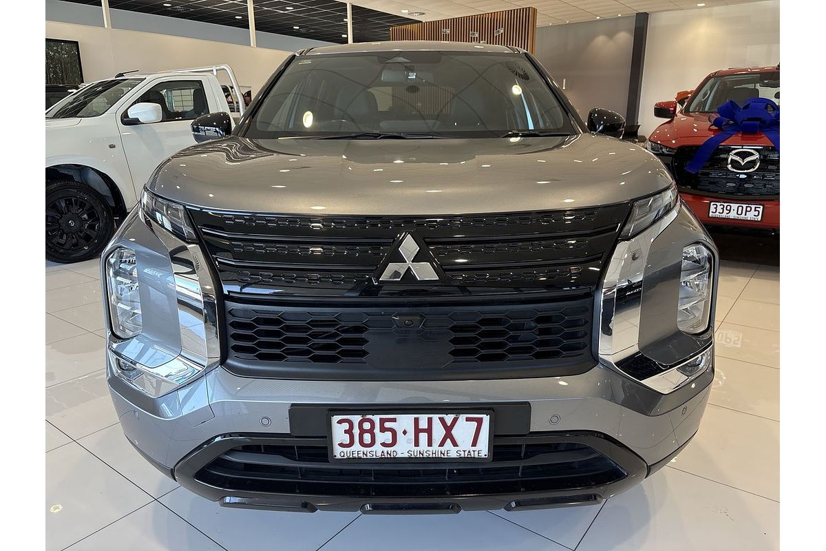 2023 Mitsubishi Outlander LS Black Edition AWD ZM